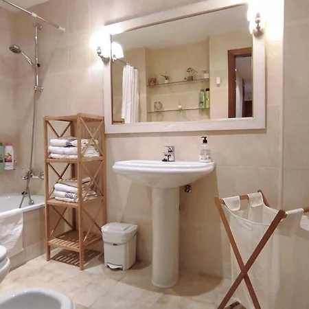 Rias Baixas Rc, Vivienda Centrica Con Parking En Urbanizacion Residencial Ribeira