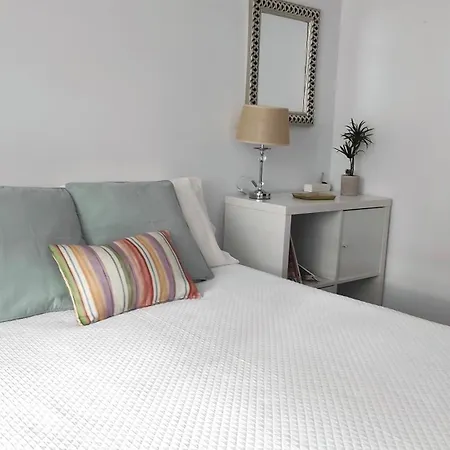 Rias Baixas Rc, Vivienda Centrica Con Parking En Urbanizacion Residencial *