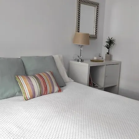 Rias Baixas Rc, Vivienda Centrica Con Parking En Urbanizacion Residencial