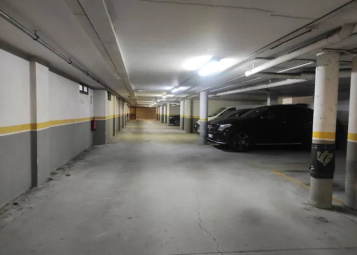 Rias Baixas Rc, Vivienda Centrica Con Parking En Urbanizacion Residencial